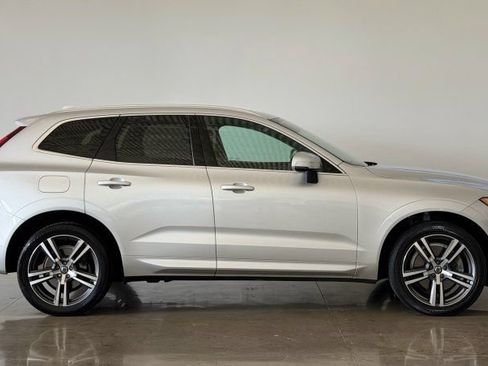 Used 2019 Volvo XC60 T6 Momentum w/ Premium Package AWD/4WD image 8