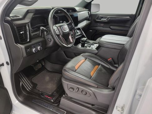Used 2025 GMC Sierra 1500 AT4 w/ AT4 Premium Package image 9
