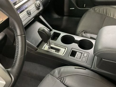 Used 2017 Subaru Legacy 2.5i Limited image 19
