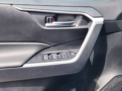 Used 2025 Toyota RAV4 XLE FWD image 23