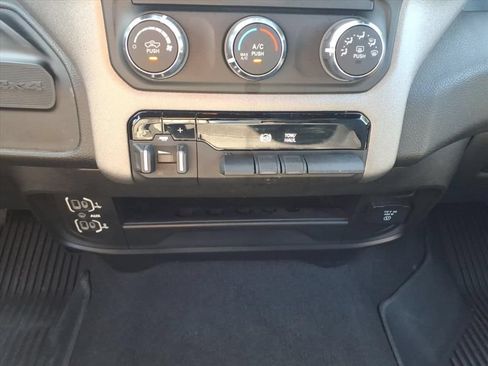 Used 2024 RAM 3500 Tradesman w/ Chrome Appearance Group AWD/4WD image 29