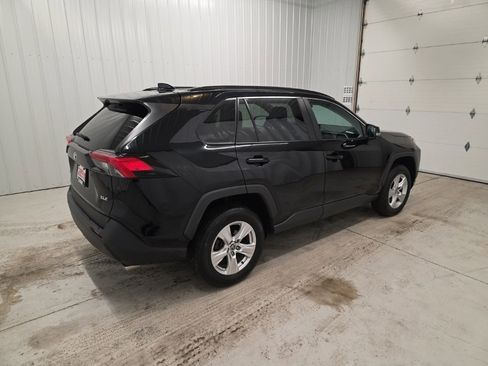 Used 2021 Toyota RAV4 XLE image 6