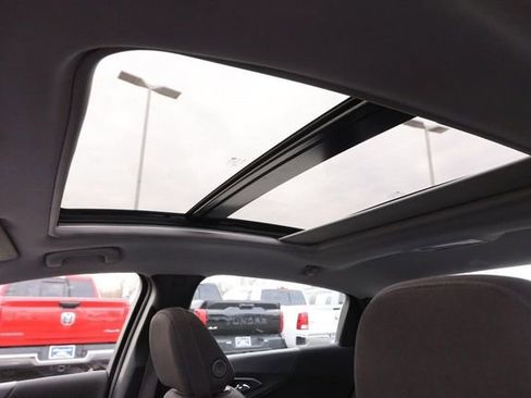 Used 2024 Chevrolet Malibu LT image 8