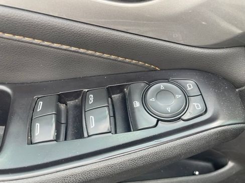 Used 2020 Chevrolet Traverse LT FWD image 10