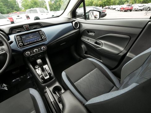 Used 2025 Nissan Versa SV w/ Trunk Package FWD image 46
