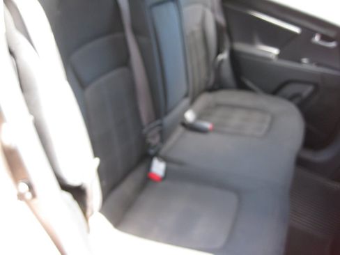 Used 2013 Kia Sportage LX FWD image 25