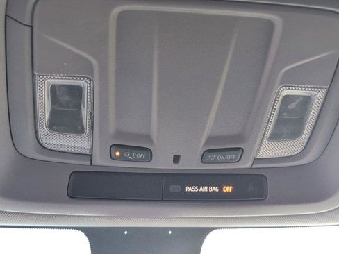 Used 2019 Chevrolet Silverado 1500 Custom w/ Custom Convenience Package image 15