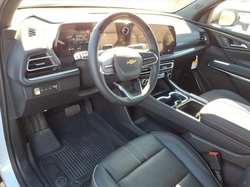 New 2026 Chevrolet Traverse High Country w/ LPO, Floor Liner Package AWD/4WD image 5