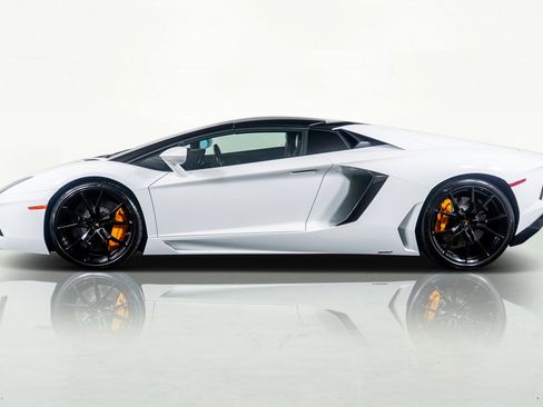 Used 2015 Lamborghini Aventador LP 700-4 image 17