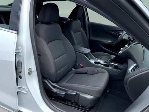 Used 2022 Chevrolet Malibu LT FWD image 10