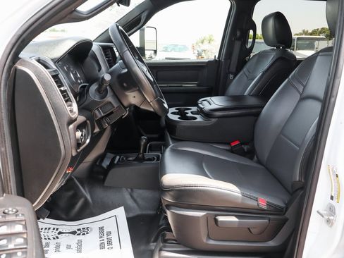 Used 2022 RAM 3500 Tradesman w/ Chrome Appearance Group image 19