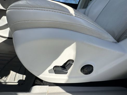 Used 2020 Jeep Cherokee Limited image 12