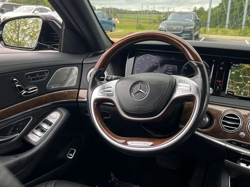 Used 2017 Mercedes-Benz S 550 Sedan image 17