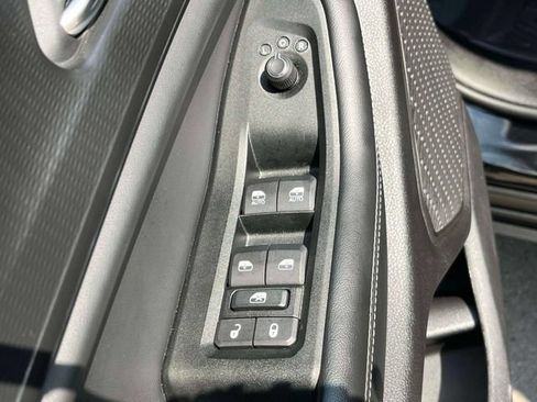 Used 2025 Jeep Grand Cherokee Altitude AWD/4WD image 27