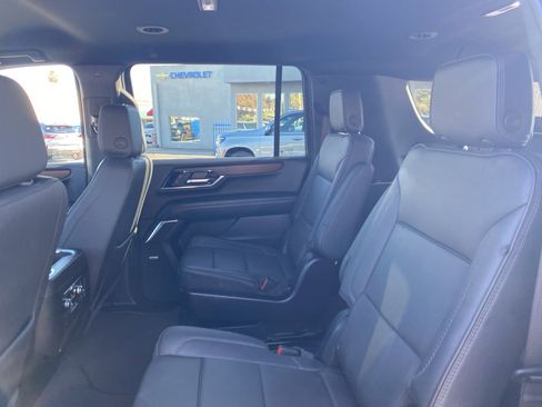 Used 2025 GMC Yukon XL Denali image 16