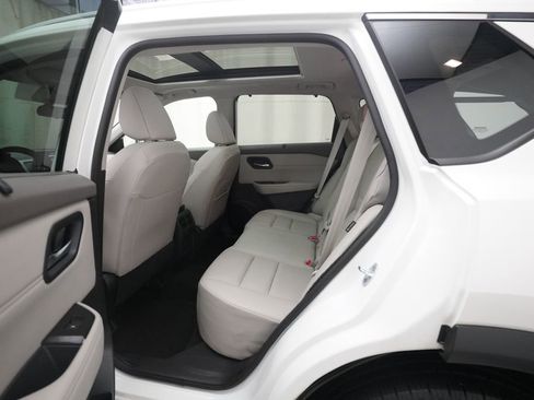 Used 2023 Nissan Rogue SV w/ SV Premium Package AWD/4WD image 16