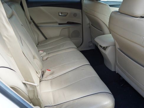 Used 2011 Toyota Venza w/ Premium Pkg #2 FWD image 11