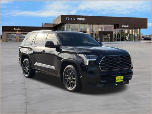 Used 2025 Toyota Sequoia Platinum AWD/4WD image 7
