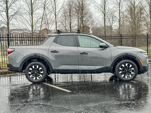 Used 2025 Hyundai Santa Cruz SEL image 2