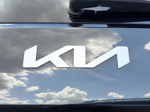 Used 2023 Kia Soul LX w/ Option Group 015 FWD image 11