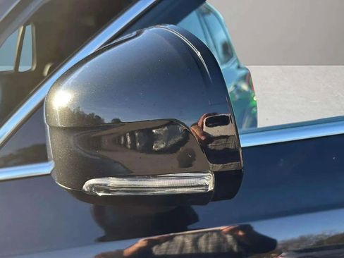 Used 2016 Volvo XC90 T6 Momentum w/ Momentum Plus Package image 12