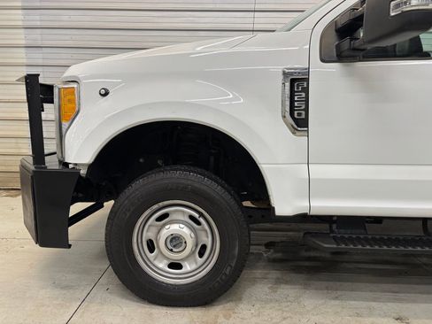 Used 2017 Ford F250 XL w/ Power Equipment Group AWD/4WD image 4