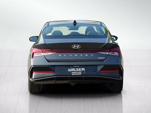 Used 2024 Hyundai Elantra Limited FWD image 4