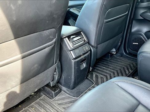 Used 2023 Subaru Ascent Limited w/ Technology Package AWD/4WD image 10