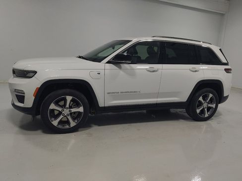 Used 2022 Jeep Grand Cherokee Limited 4xe AWD/4WD image 2