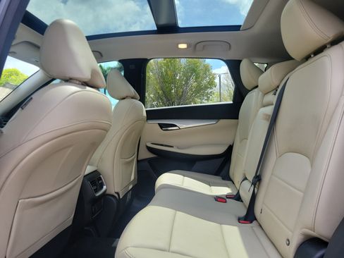 Used 2020 INFINITI QX50 Luxe FWD image 11