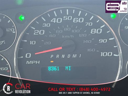 Used 2023 Chevrolet Express 3500 w/ Driver Convenience Package RWD image 15