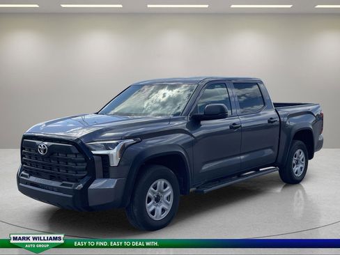 Used 2025 Toyota Tundra SR w/ SR Tow Package AWD/4WD image 6