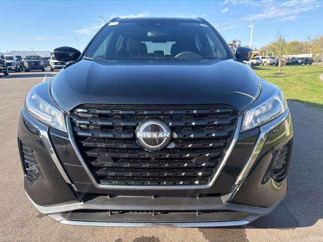 Used 2023 Nissan Kicks SR FWD image 3