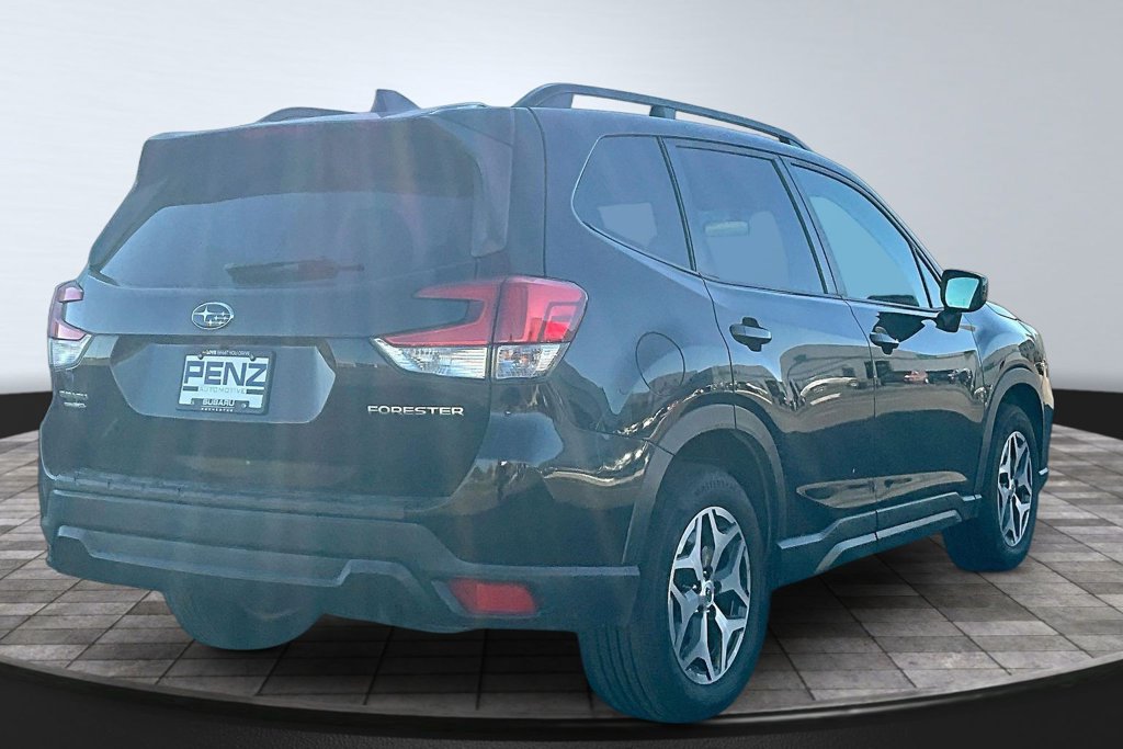 Used 2021 Subaru Forester Premium AWD/4WD image 6