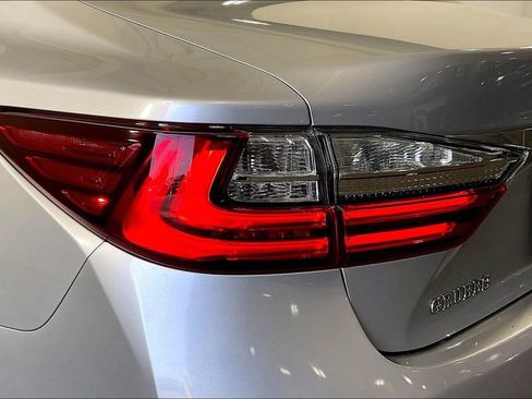 Used 2017 Lexus ES 350 w/ Luxury Package FWD image 42