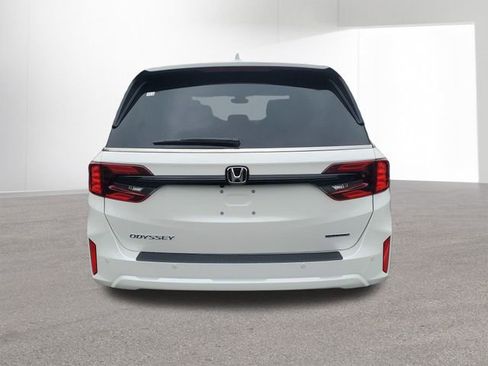 New 2026 Honda Odyssey Touring image 15