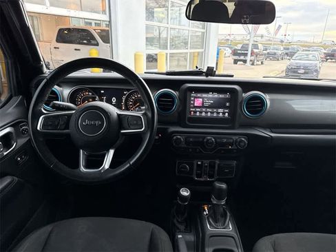 Used 2019 Jeep Wrangler Unlimited Sahara image 14