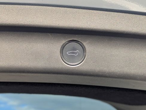 Used 2021 Tesla Model Y Long Range image 29