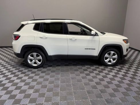 Used 2020 Jeep Compass Latitude w/ Cold Weather Group AWD/4WD image 7