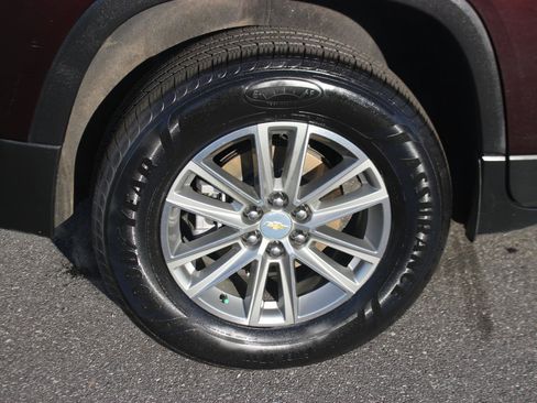 Used 2023 Chevrolet Traverse LT image 39