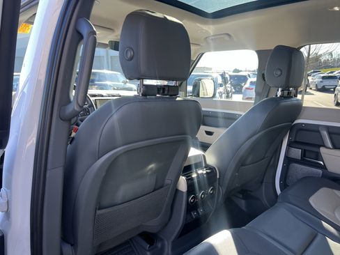 Certified 2024 Land Rover Defender 130 X-Dynamic SE image 34