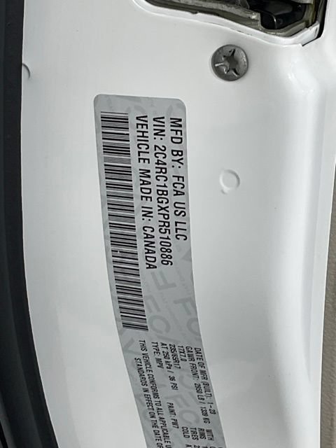 Used 2023 Chrysler Pacifica Touring-L FWD image 25