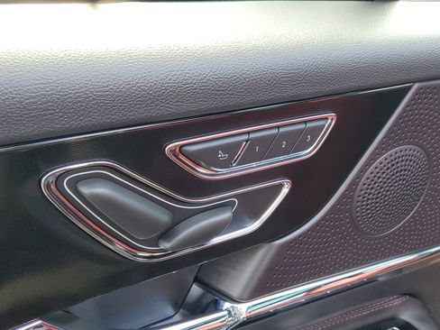 New 2026 Lincoln Corsair Reserve image 9