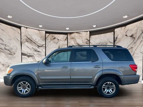 Used 2005 Toyota Sequoia SR5 image 5