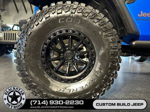 Used 2021 Jeep Gladiator Rubicon w/ Cold Weather Group AWD/4WD image 27