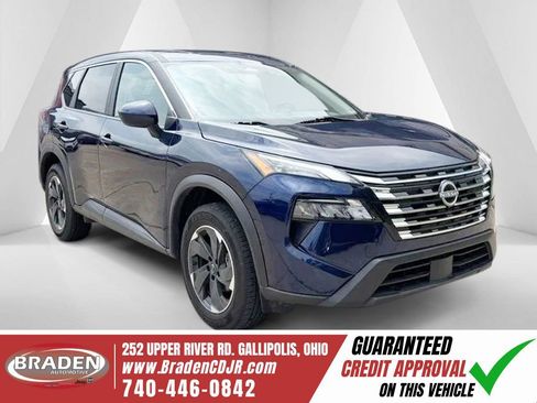 Used 2024 Nissan Rogue SV AWD/4WD image 1