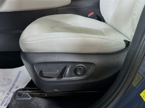 Used 2024 Toyota Grand Highlander AWD image 18