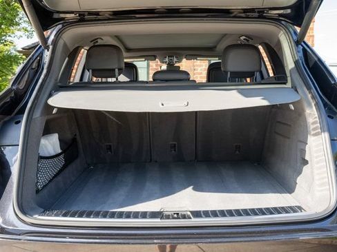 Used 2020 Porsche Cayenne w/ Premium Package AWD/4WD image 52