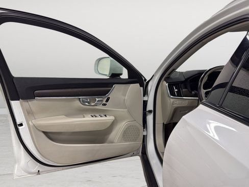 Used 2018 Volvo V90 T6 Cross Country w/ Convenience Package image 13