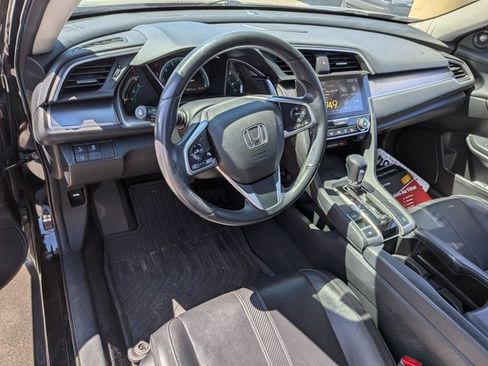 Used 2017 Honda Civic Touring image 9
